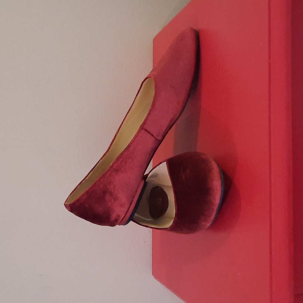 Nine West Velvet Pointed Toe Flats